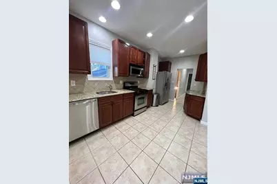 493 Morningside Avenue 2 #2, Fairview, NJ 07022 - Photo 6