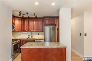 1 Wall Street 1E, Fort Lee, NJ 07024 - Photo 2