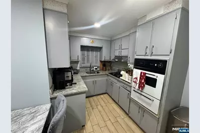 460 Avenue E 1 #1, Bayonne, NJ 07002 - Photo 10