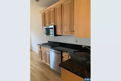 166 Stonegate Trail, Cresskill, NJ 07626 - Photo 4