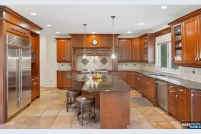 71 Roberts Road, Englewood Cliffs, NJ 07632 - Photo 12