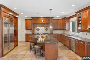 71 Roberts Rd, Englewood Cliffs, NJ 07632 - Photo 12