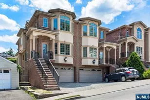 212 Slocum Way A, Fort Lee, NJ 07024 - Photo 2