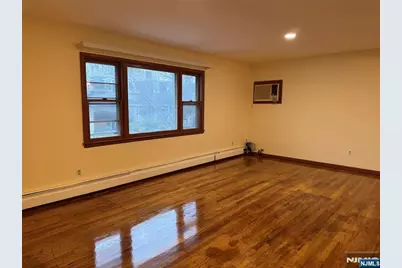 4 Chestnut Street, Rutherford, NJ 07070 - Photo 8