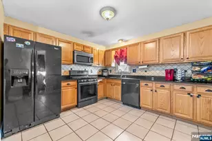 32 Hayward Pl, Wallington, NJ 07057 - Photo 8