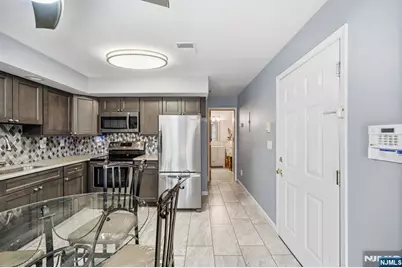 31 Fairmount Avenue 16A #16A, Hackensack, NJ 07601 - Photo 10