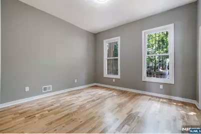 235 W 7th, Newark, NJ 07103 - Photo 18