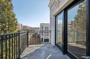 24 Marquis Ct, Edgewater, NJ 07020 - Photo 28