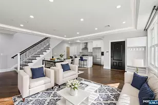 24 Marquis Ct, Edgewater, NJ 07020 - Photo 4