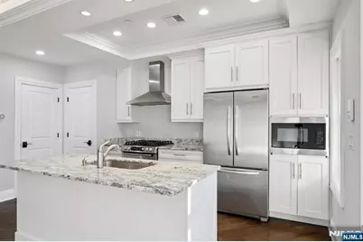 24 Marquis Court, Edgewater, NJ 07020 - Photo 8