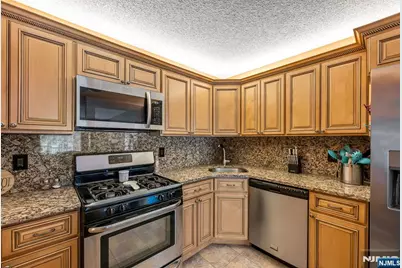 197 Robertson Way 917 #917, Lincoln Park, NJ 07035 - Photo 12