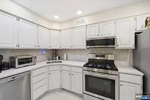 12 Mountain Ridge Rd, Bloomingdale, NJ 07403 - Photo 8