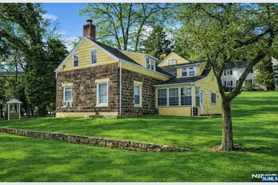 566 Teaneck Road, Teaneck Township, NJ 07666 - Photo 4