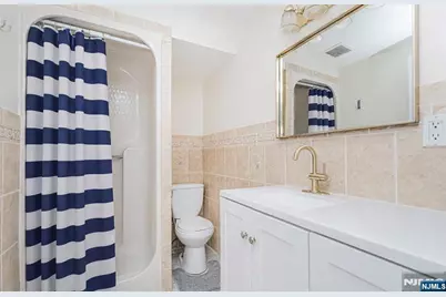 566 Teaneck Road, Teaneck Township, NJ 07666 - Photo 32