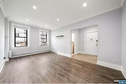 553 Undercliff Avenue 5 #5, Edgewater, NJ 07020 - Photo 4