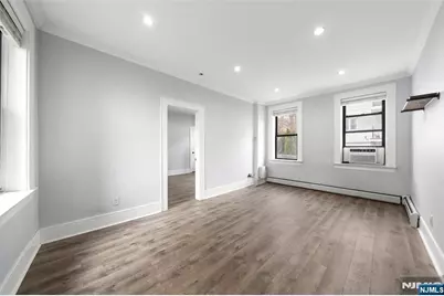553 Undercliff Avenue 5 #5, Edgewater, NJ 07020 - Photo 8