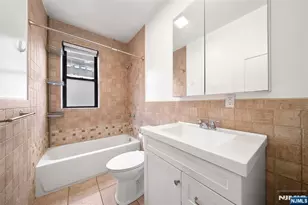 553 Undercliff Ave 5, Edgewater, NJ 07020 - Photo 14