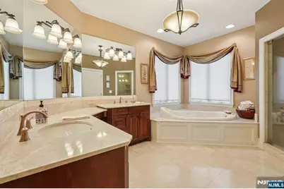 84 Walsh Drive, Mahwah, NJ 07430 - Photo 22