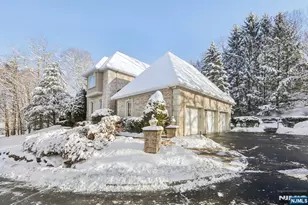 84 Walsh Dr, Mahwah, NJ 07430 - Photo 36