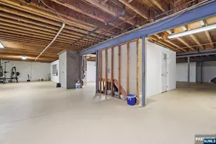 84 Walsh Dr, Mahwah, NJ 07430 - Photo 34