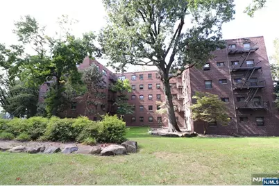 3071 Edwin Avenue 1B #1B, Fort Lee, NJ 07024 - Photo 1