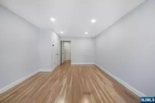 8 Leary Ln B, Edgewater, NJ 07020 - Photo 12