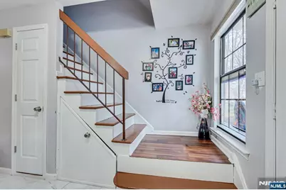 304 Maplecrest Road 304 #304, Edison, NJ 08820 - Photo 24