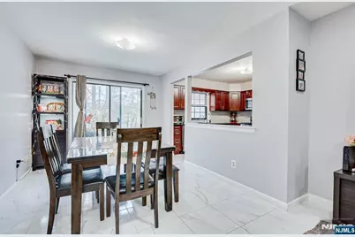 304 Maplecrest Road 304 #304, Edison, NJ 08820 - Photo 16