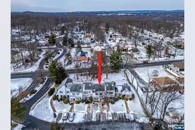 304 Maplecrest Road 304 #304, Edison, NJ 08820 - Photo 6