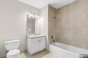 905 River Road 200, Edgewater, NJ 07020 - Photo 14