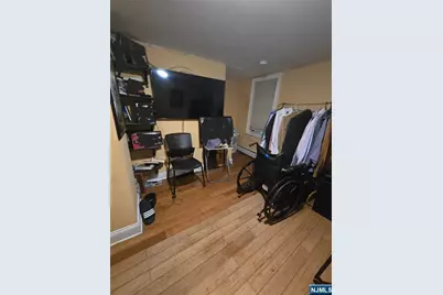 381 Mola Boulevard, Elmwood Park, NJ 07407 - Photo 16