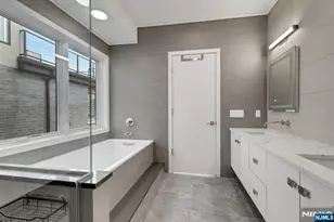 714 Undercliff Ave 714, Edgewater, NJ 07020 - Photo 26