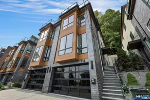 714 Undercliff Ave 714, Edgewater, NJ 07020 - Photo 4