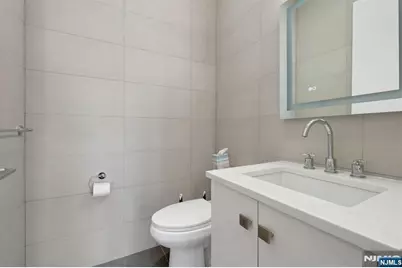 714 Undercliff Avenue 714 #714, Edgewater, NJ 07020 - Photo 20