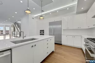 716 Undercliff Ave 716, Edgewater, NJ 07020 - Photo 18