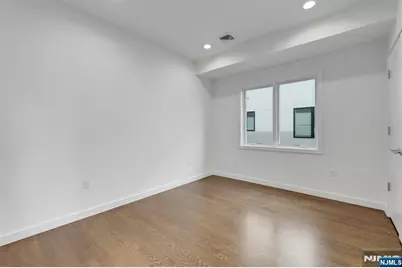 716 Undercliff Avenue 716 #716, Edgewater, NJ 07020 - Photo 30