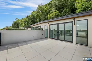 720 Undercliff Ave, Edgewater, NJ 07020 - Photo 44