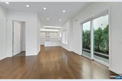 720 Undercliff Avenue, Edgewater, NJ 07020 - Photo 10