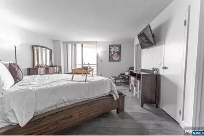 806 Harmon Cove Tower 806 #806, Secaucus, NJ 07094 - Photo 28