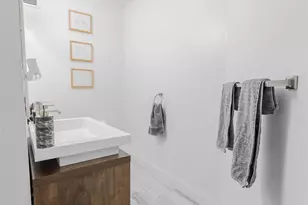 806 Harmon Cove Tower 806, Secaucus, NJ 07094 - Photo 18