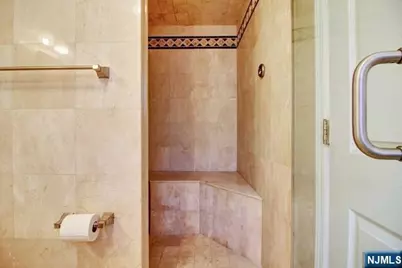 176 Undercliff Avenue, Edgewater, NJ 07020 - Photo 14