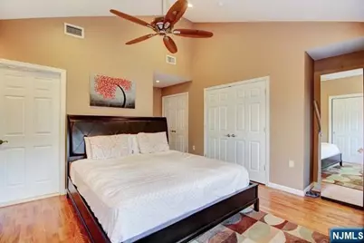 176 Undercliff Avenue, Edgewater, NJ 07020 - Photo 12