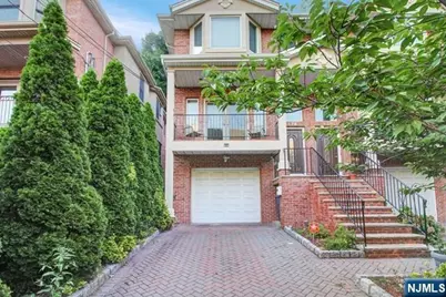 176 Undercliff Avenue, Edgewater, NJ 07020 - Photo 1
