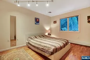 176 Undercliff Ave, Edgewater, NJ 07020 - Photo 16