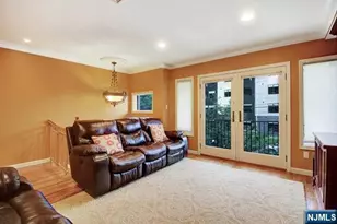 176 Undercliff Ave, Edgewater, NJ 07020 - Photo 4