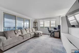 555 North Ave 23S, Fort Lee, NJ 07024 - Photo 4