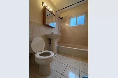 300 Homestead Avenue 5D #5D, Palisades Park, NJ 07650 - Photo 6