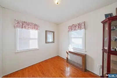 207 Lafayette Avenue, Lyndhurst Township, NJ 07071 - Photo 30