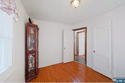 207 Lafayette Avenue, Lyndhurst Township, NJ 07071 - Photo 32