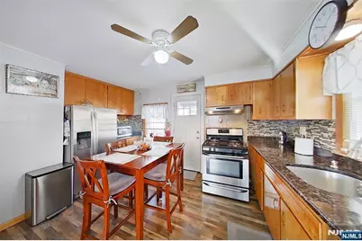 207 Lafayette Avenue, Lyndhurst Township, NJ 07071 - Photo 20